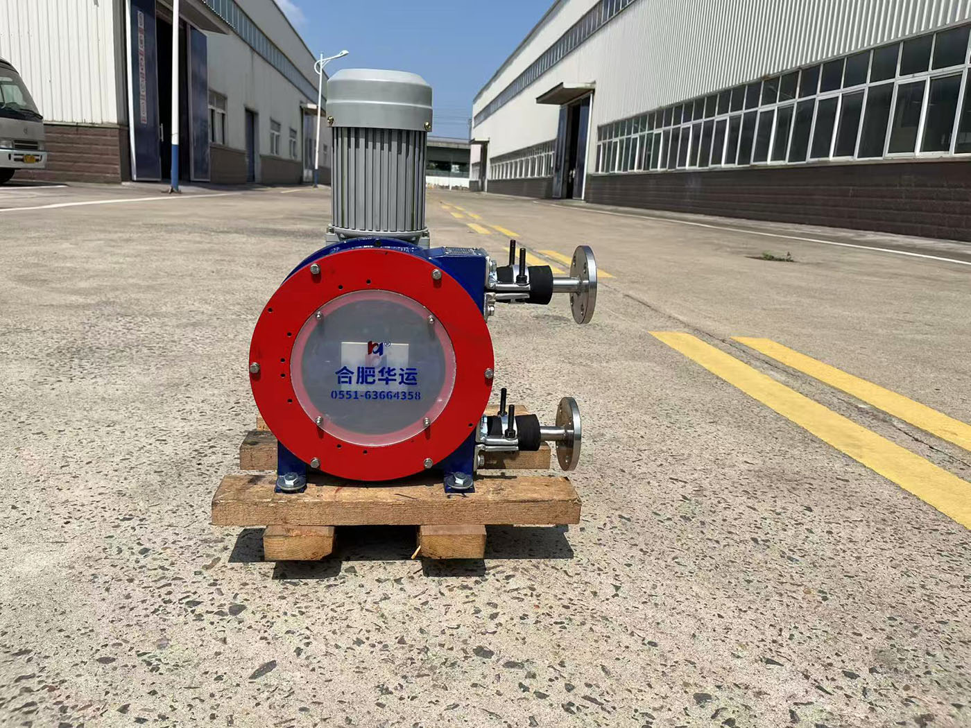 合肥華運機械為國內某知名企業(yè)制造的一批軟管泵順利完工